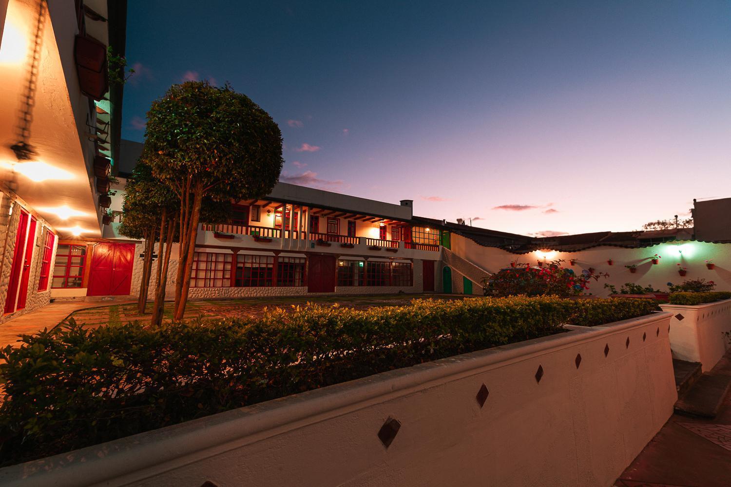 Acoma Hotel Otavalo Exterior photo